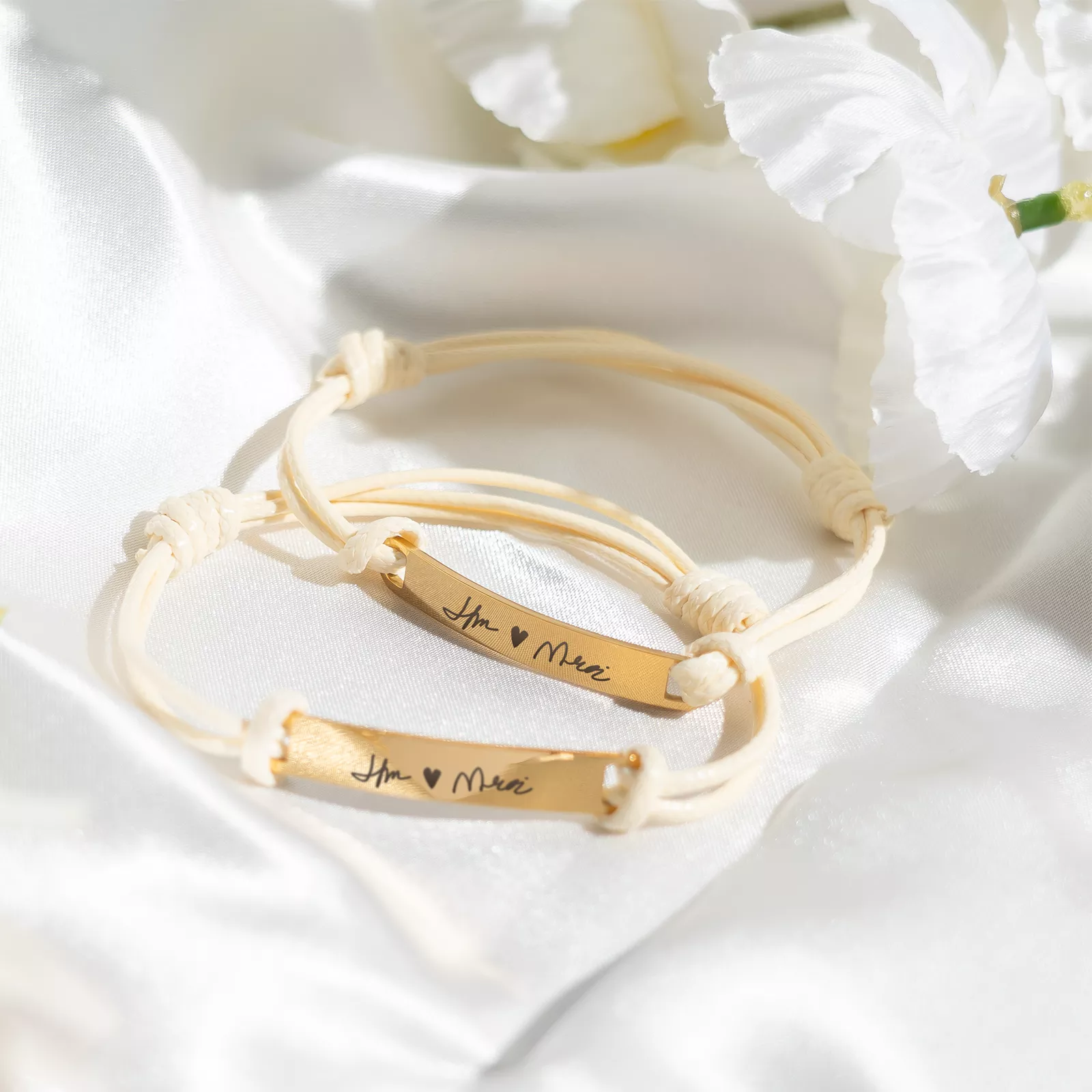 Bracelet en cordon avec étiquette rectangulaire dorée (3 pièces) - Image 2
